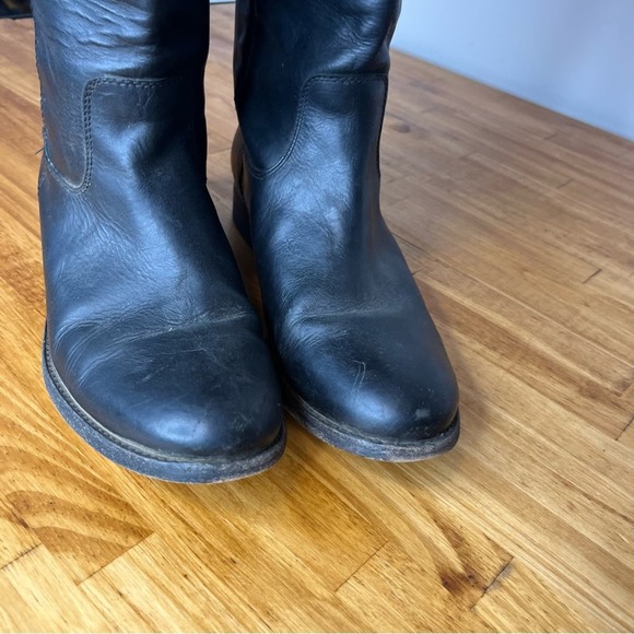 Frye Black Leather Heeled Boots with Timeless Design - Picture 3 of 7